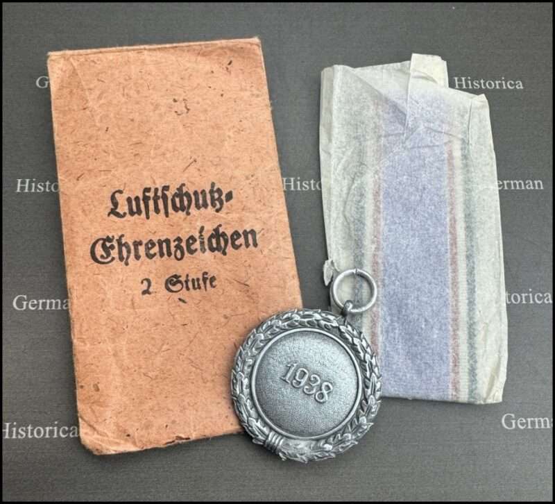 Luftschutz, Ehrenzeichen,Abzeichen, Polizei, Wehrmacht. drittes Reich, Kriegsgefangene , 1939, Neumünster, Etui, Flensburg Militaria, 11115611